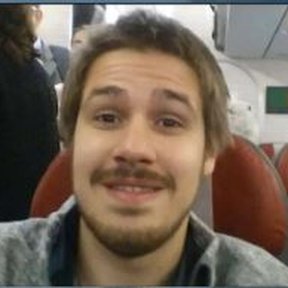 Lucas De Gregorio en el avión, recién llegado a Chile a los 22 años